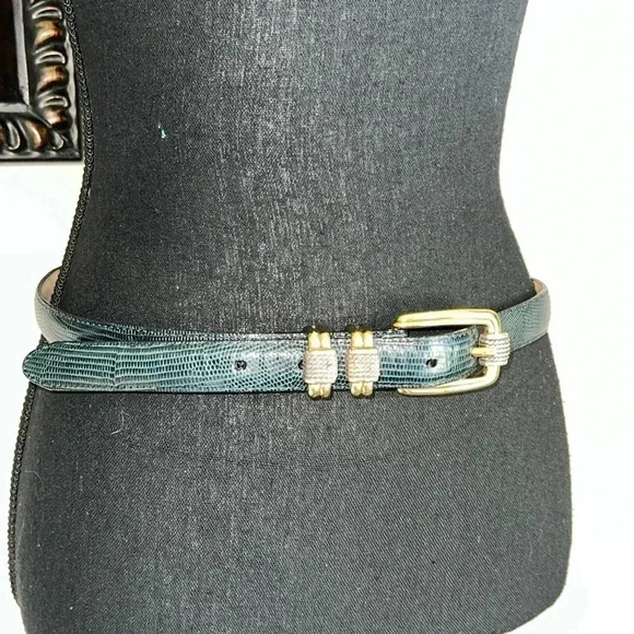 Brighton Women’s Black Reptile Embossed Belt with Gold Silver Tone Buckle 34 - Picture 3 of 16